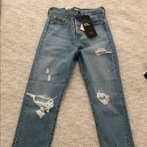 Levi’s wedgie Jean